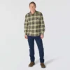 Rugged Flex™ Rahat Kesim Orta Ağırlıkta Flanel Uzun Kolluklu Ekose Gömlek